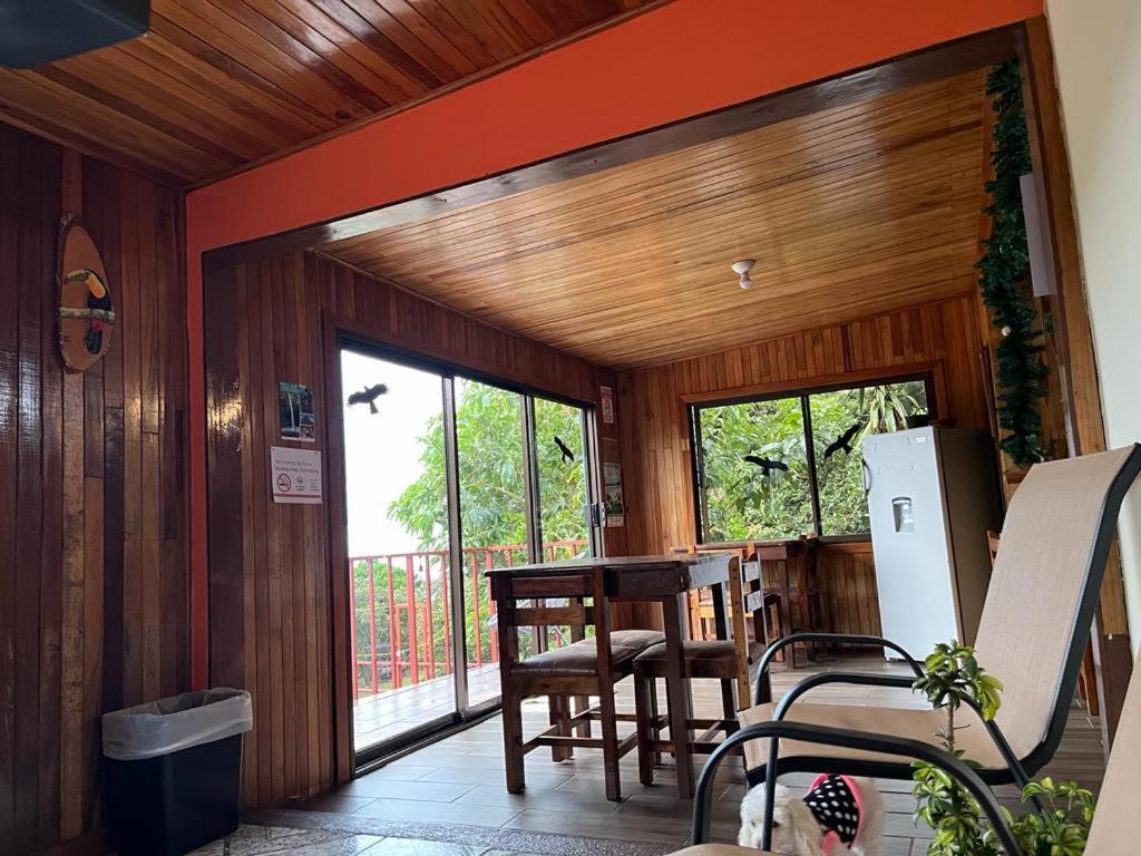 Monteverde Monkey Hostel ภายนอก รูปภาพ