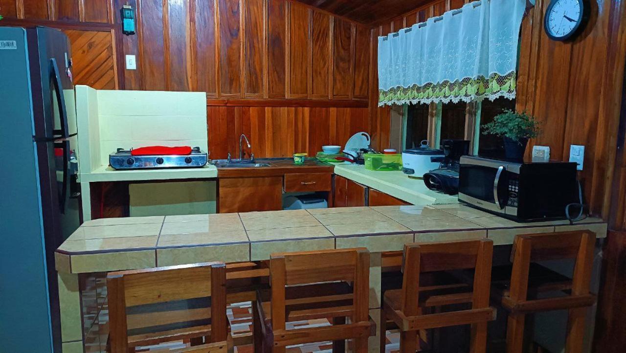 Monteverde Monkey Hostel ภายนอก รูปภาพ